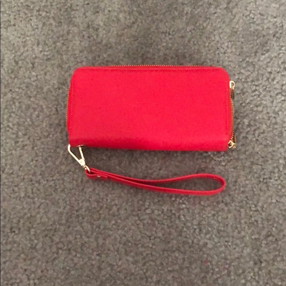 Red clutch